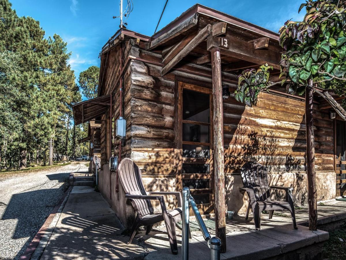 Apache Village Cabinette 13, Queen Bed, Midtown, Sleeps 2 Рюидозо Екстериор снимка
